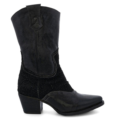 Basanti Cowgirl Leather Boots in Black