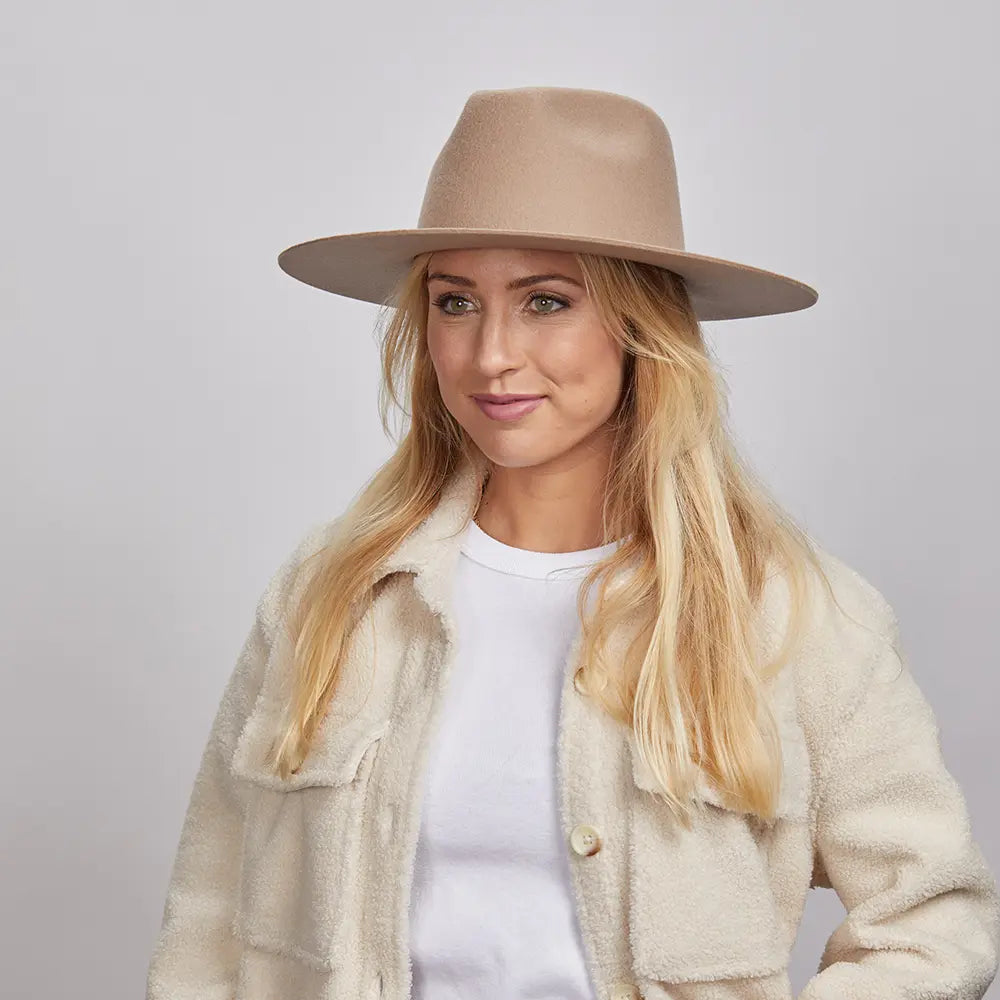Rancher Wide Brim Felt Fedora Hat in Tan