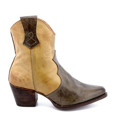Baila Cowgirl Boots in Cashew Rustic