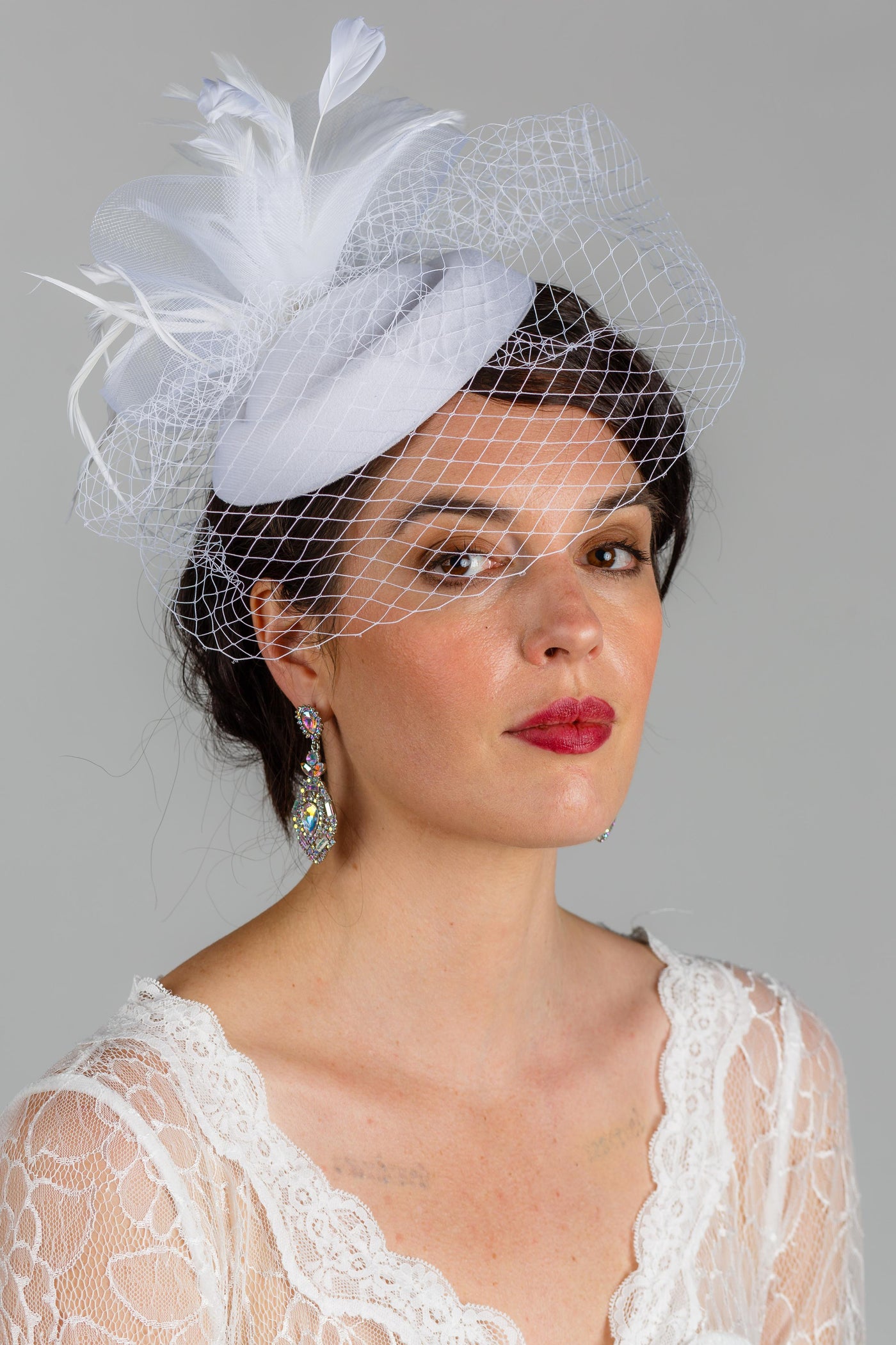 Retro Fascinator in White