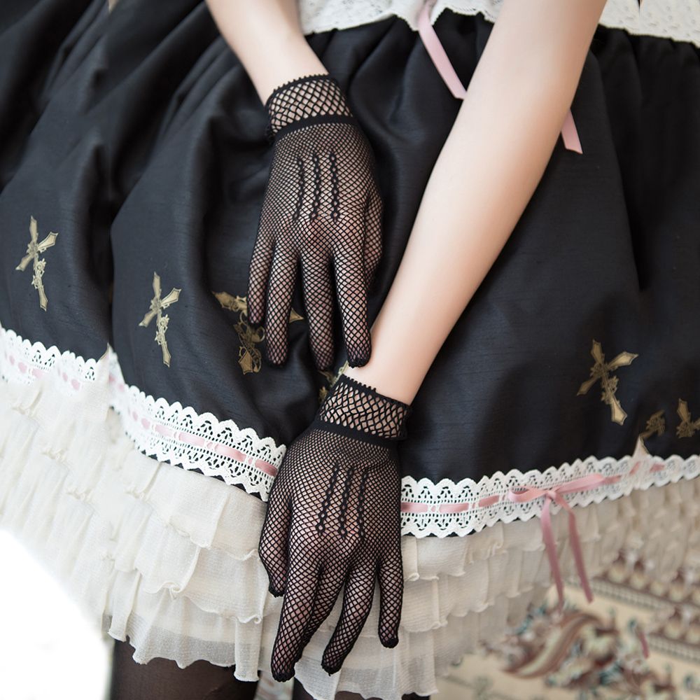 Butler Lace Short Gloves in Black