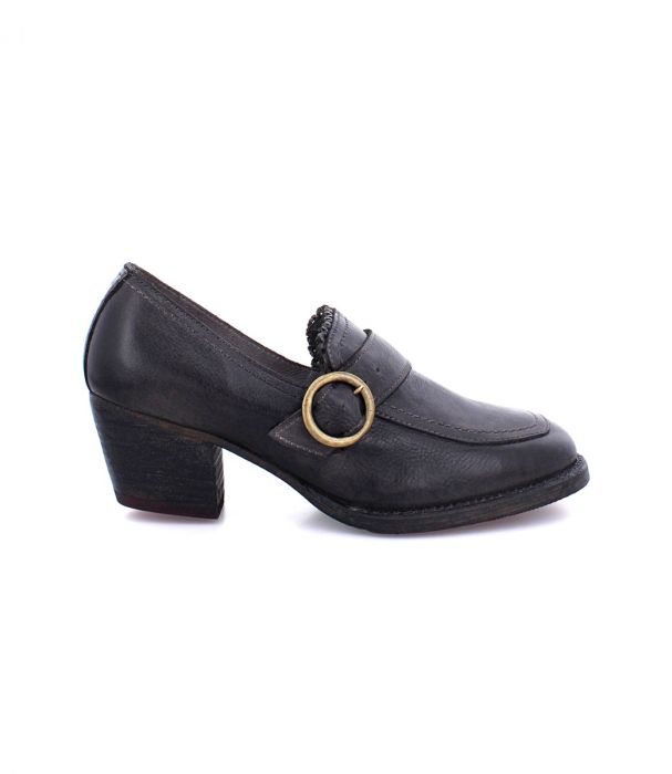 Dyba Vintage Style Loafers in Black by Oak Tree Farms