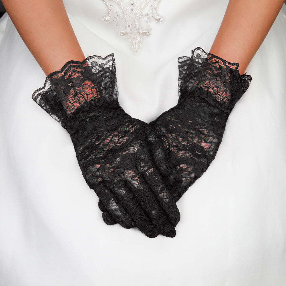 Edwardian Lace Wrist Gloves in Black